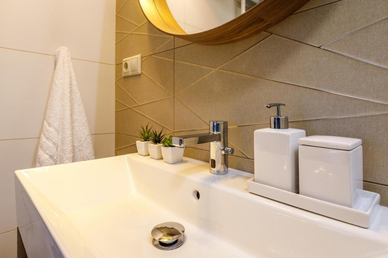 Royal Cafe Apartman Keszthely Extérieur photo