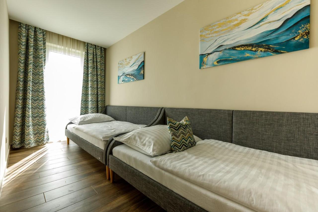 Royal Cafe Apartman Keszthely Extérieur photo