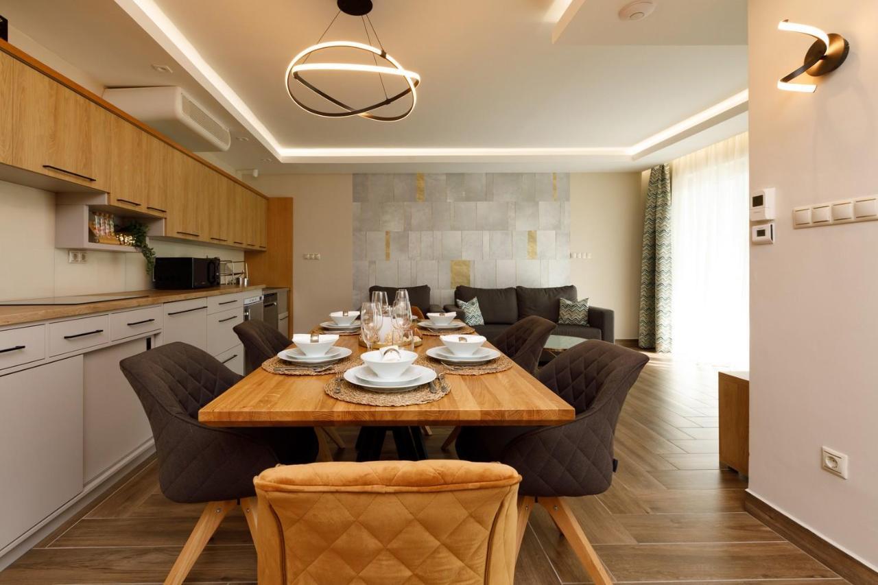 Royal Cafe Apartman Keszthely Extérieur photo
