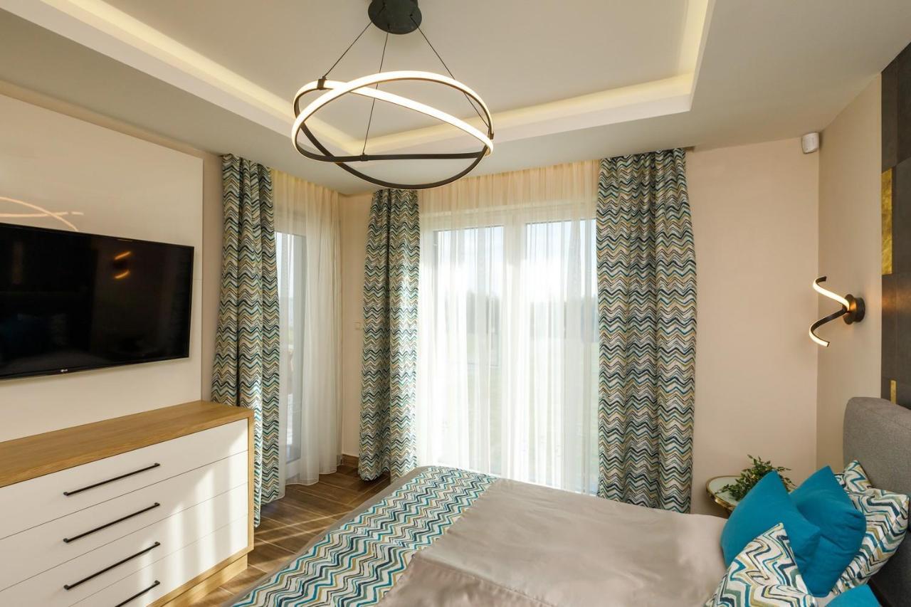 Royal Cafe Apartman Keszthely Extérieur photo