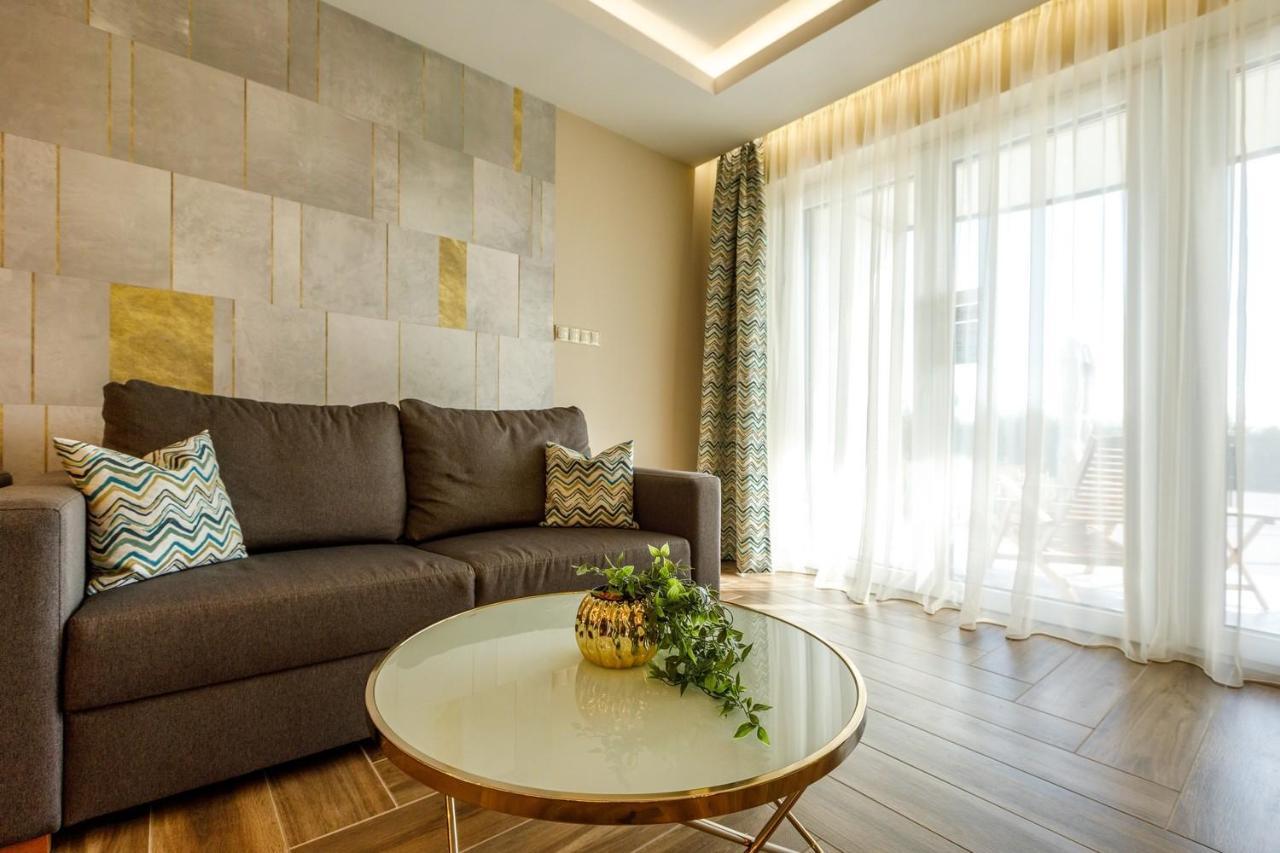 Royal Cafe Apartman Keszthely Extérieur photo