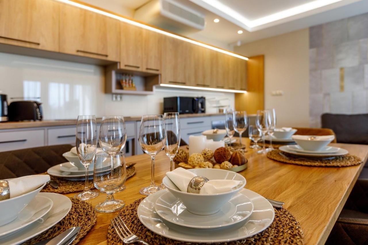 Royal Cafe Apartman Keszthely Extérieur photo